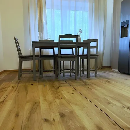 Apartment Traunsee-refugium Design Und Tradition Vereint Nachdemsee