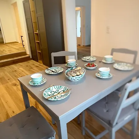Apartment Traunsee-refugium Design Und Tradition Vereint